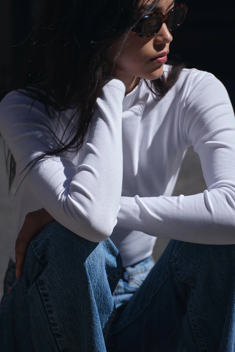 TURTLENECK T-SHIRT