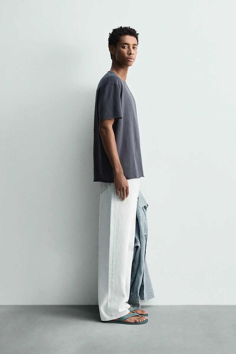 LIGHTWEIGHT T-SHIRT WITH IRREGULAR FINISH