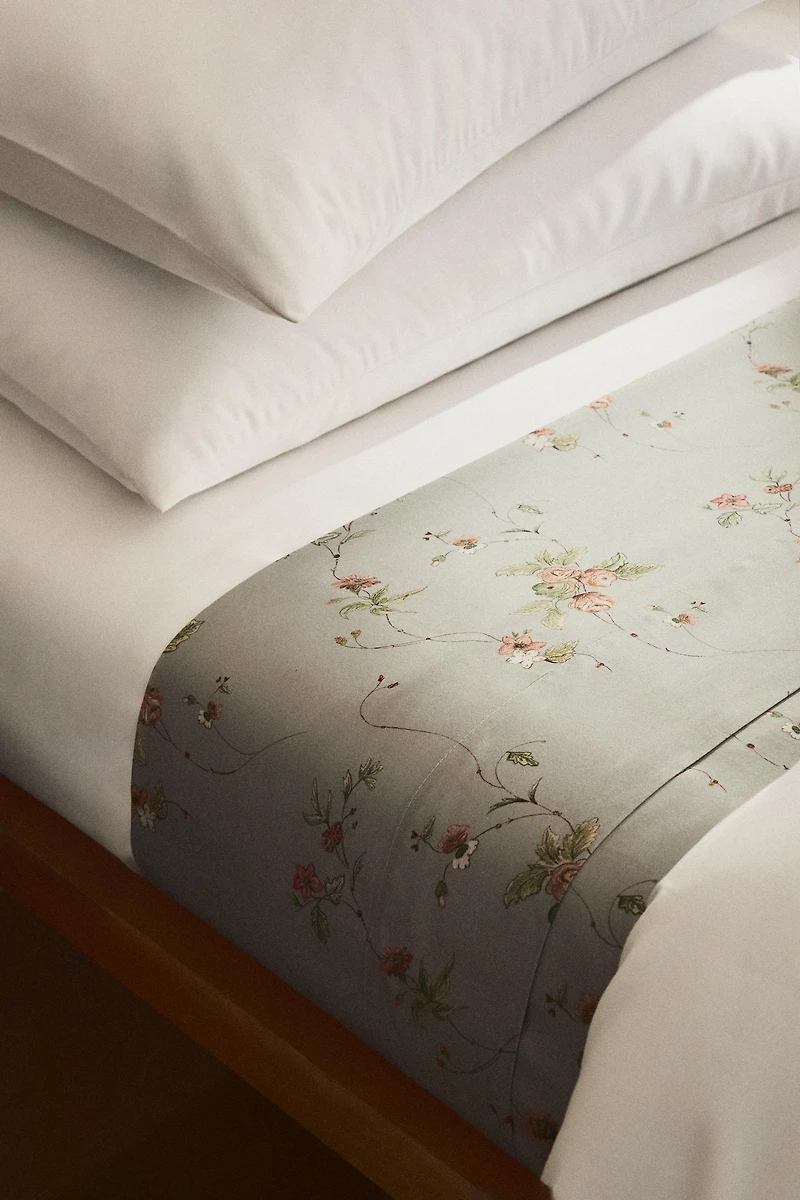 FLORAL BRANCH SATEEN FLAT SHEET (300 THREAD COUNT)