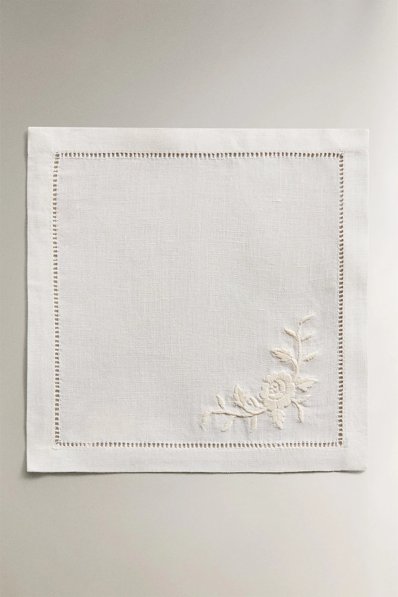 PACK OF EMBROIDERED LINEN COCKTAIL NAPKINS (PACK OF 4)