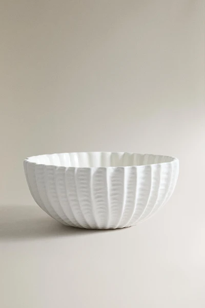 STONEWARE SALAD BOWL WITH RELIEF