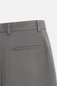 PLEATED RELAXED FIT SHORTS