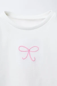 T-SHIRT BRODÉ ET INSCRIPTION