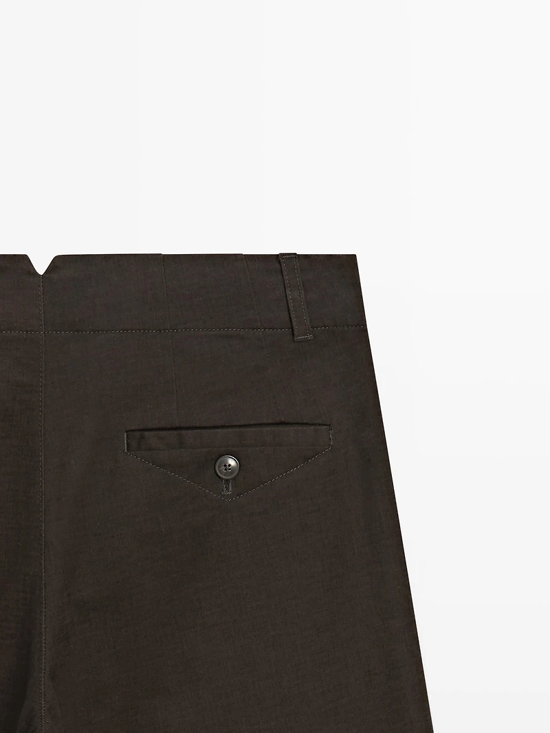 Wide-leg trousers with darts