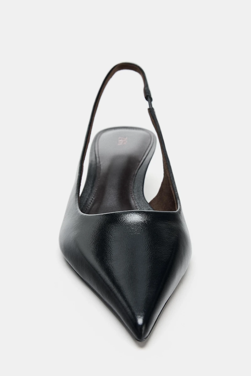 CHAUSSURES À TALONS OUVERTES L'ARRIÈRE EN CUIR