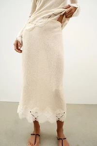 JUPE RUSTIQUE AU CROCHET