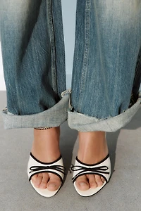 BOW HEEL SANDALS