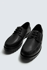 CHAUSSURES BATEAU EN CUIR