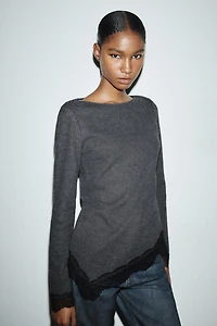 TOP EFFET DOUX EN DENTELLE