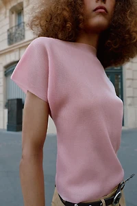 RIBBED KNIT TOP