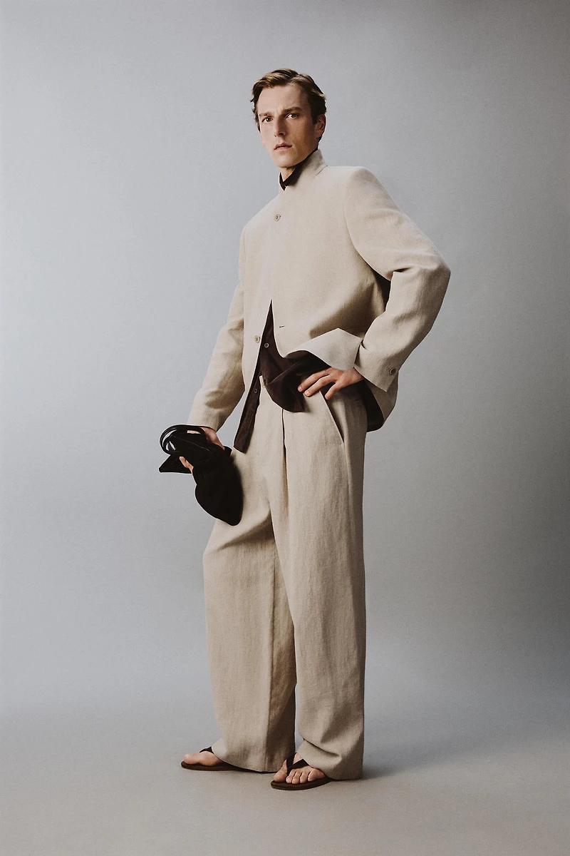 RELAXED FIT PLEATED SUIT PANTS