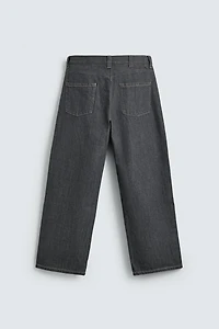 LOOSE FIT JEANS