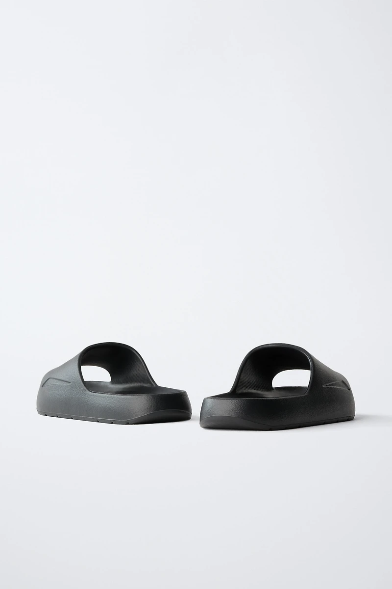 SLIDE SANDALS