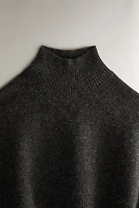 CASHMERE CROP TOP