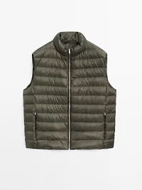 Foldable lightweight down puffer gilet