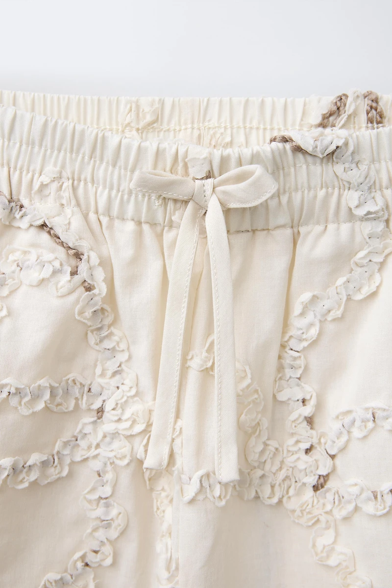 PANTALON DROIT FLEURS BRODÉES