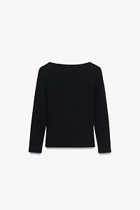 VOLUMINOUS FLOWER T-SHIRT