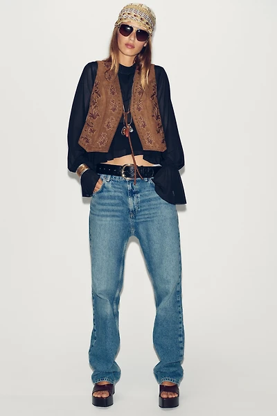 GILET EFFET DAIM BRODÉ AVEC FANTAISIE