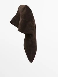 Heeled split leather boots