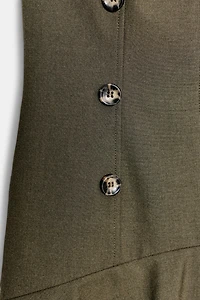 ROBE COURTE À ÉPAULETTES ET VOLANTS