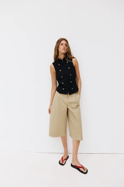 SLEEVELESS BUTTON SHIRT