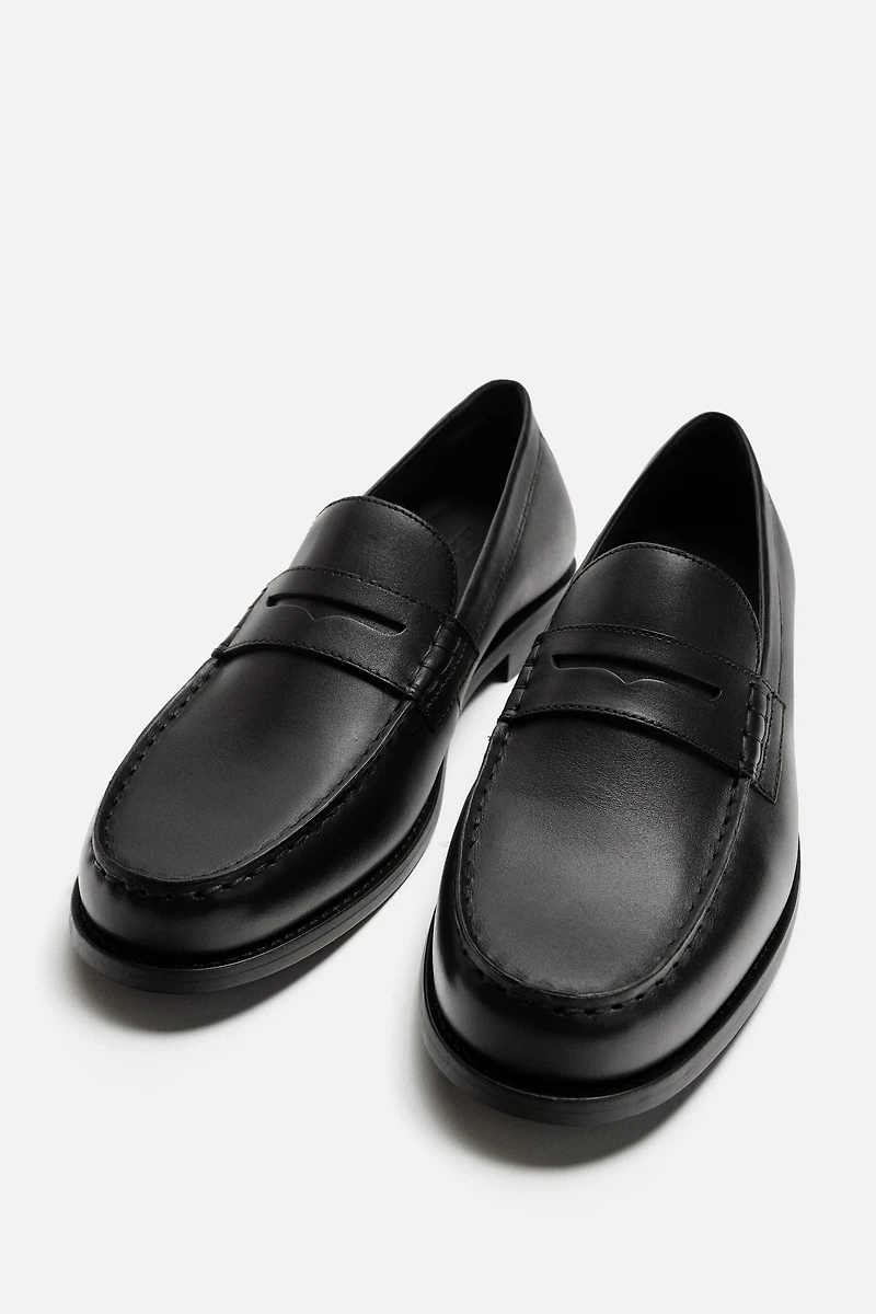 MOCASSINS EN CUIR AVEC MASQUE