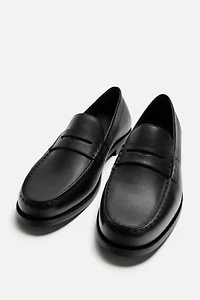 MOCASSINS EN CUIR AVEC MASQUE