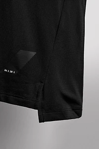 TEXTURED TRAINING T-SHIRT