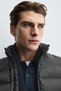 LIGHTWEIGHT WATER REPELLENT PUFFER VEST