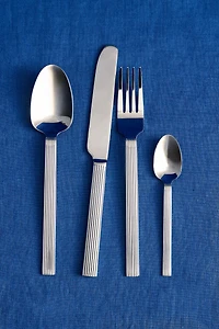 RIBBED HANDLE FLATWARE SET (SET OF 4)