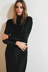 ROBE SATINÉE DRAPÉE