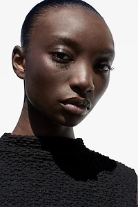 TEXTURED MOCK NECK TOP