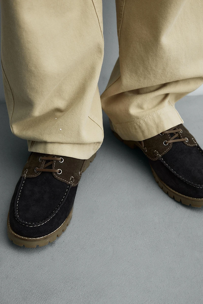 CONTRASTING LEATHER DECK SHOES