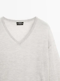 100% cashmere fine knit sweater