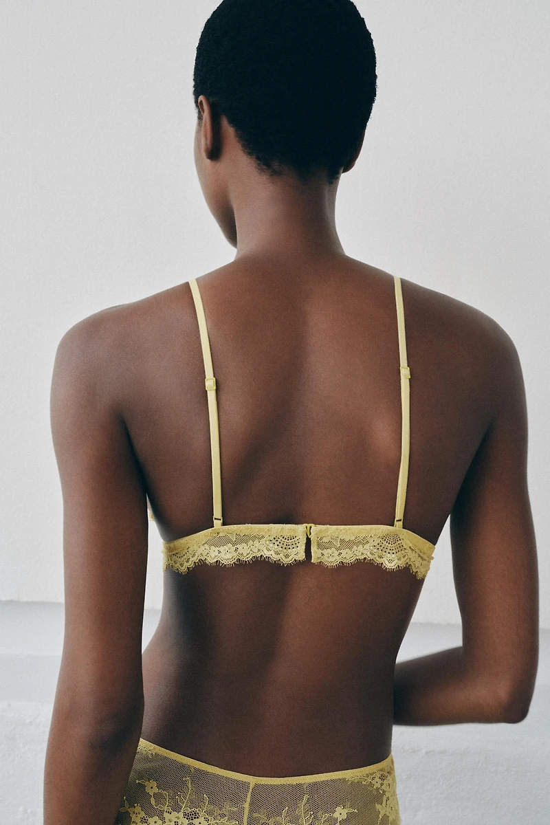 LACE TRIANGLE BRA