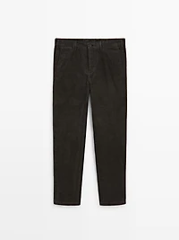 Pantalon slim en velours côtelé