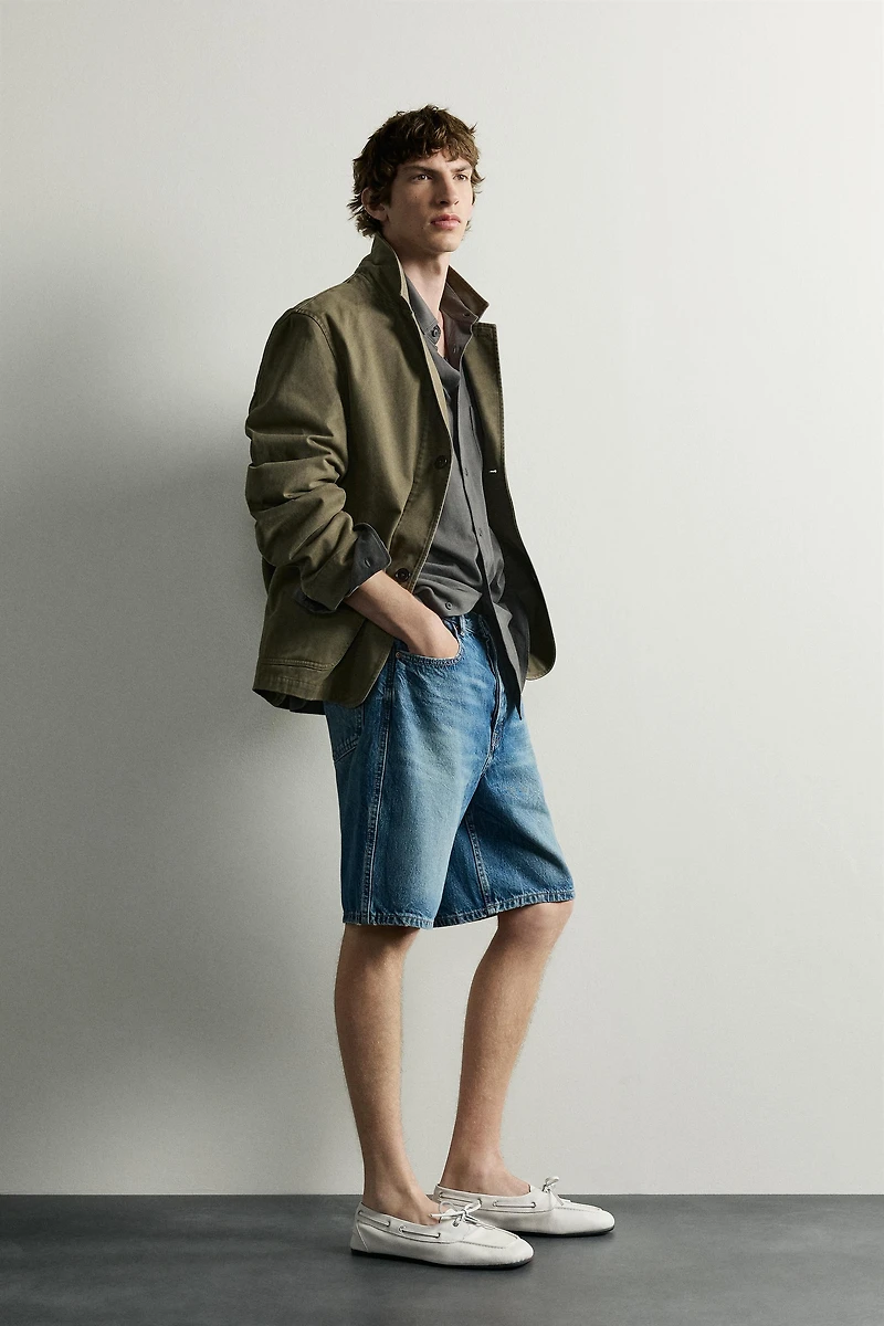 STRAIGHT FIT DENIM SHORTS