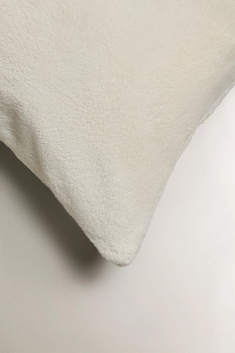 HOUSSE DE COUSSIN FOURRURE