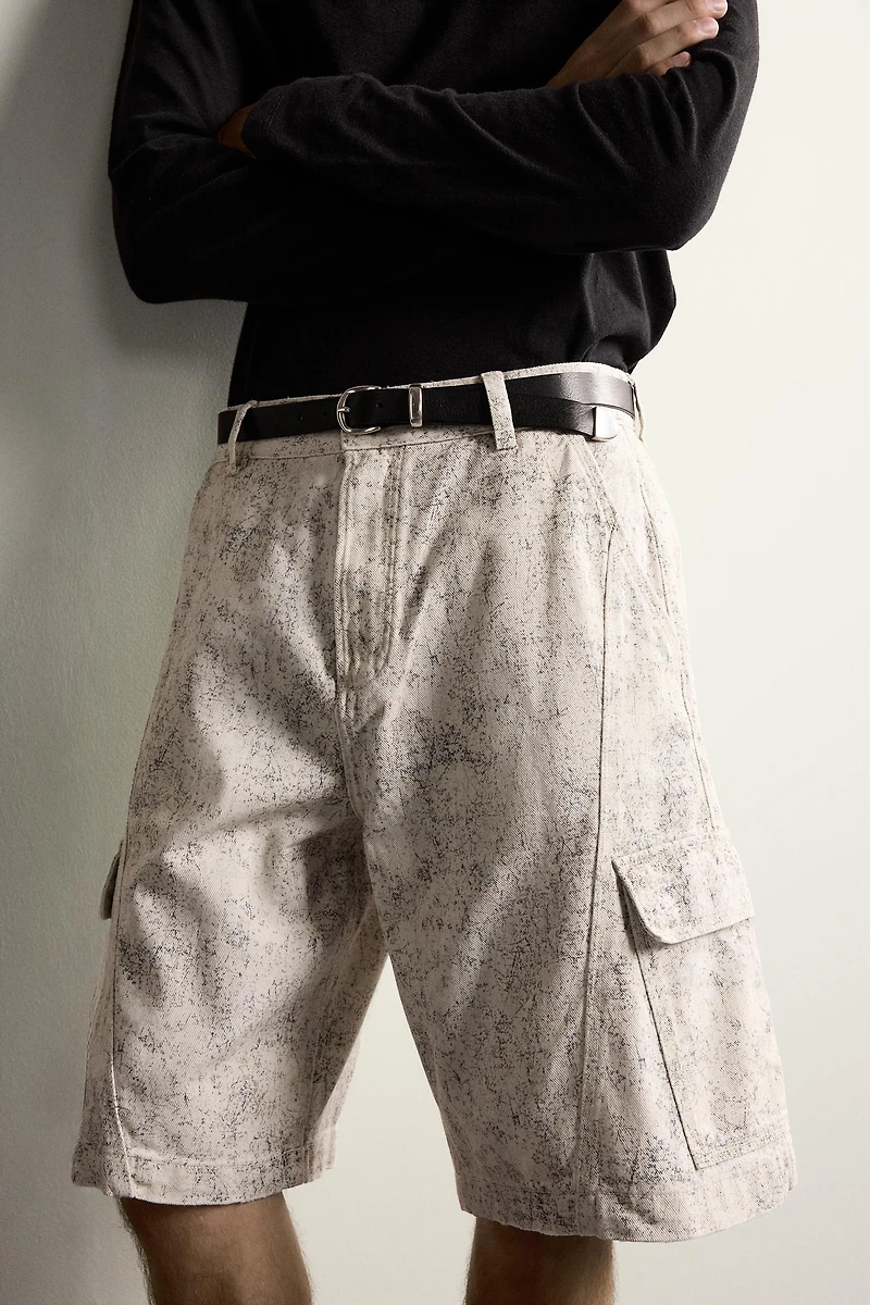 BERMUDA CARGO RELAXED FIT À IMPRIMÉ ABSTRAIT
