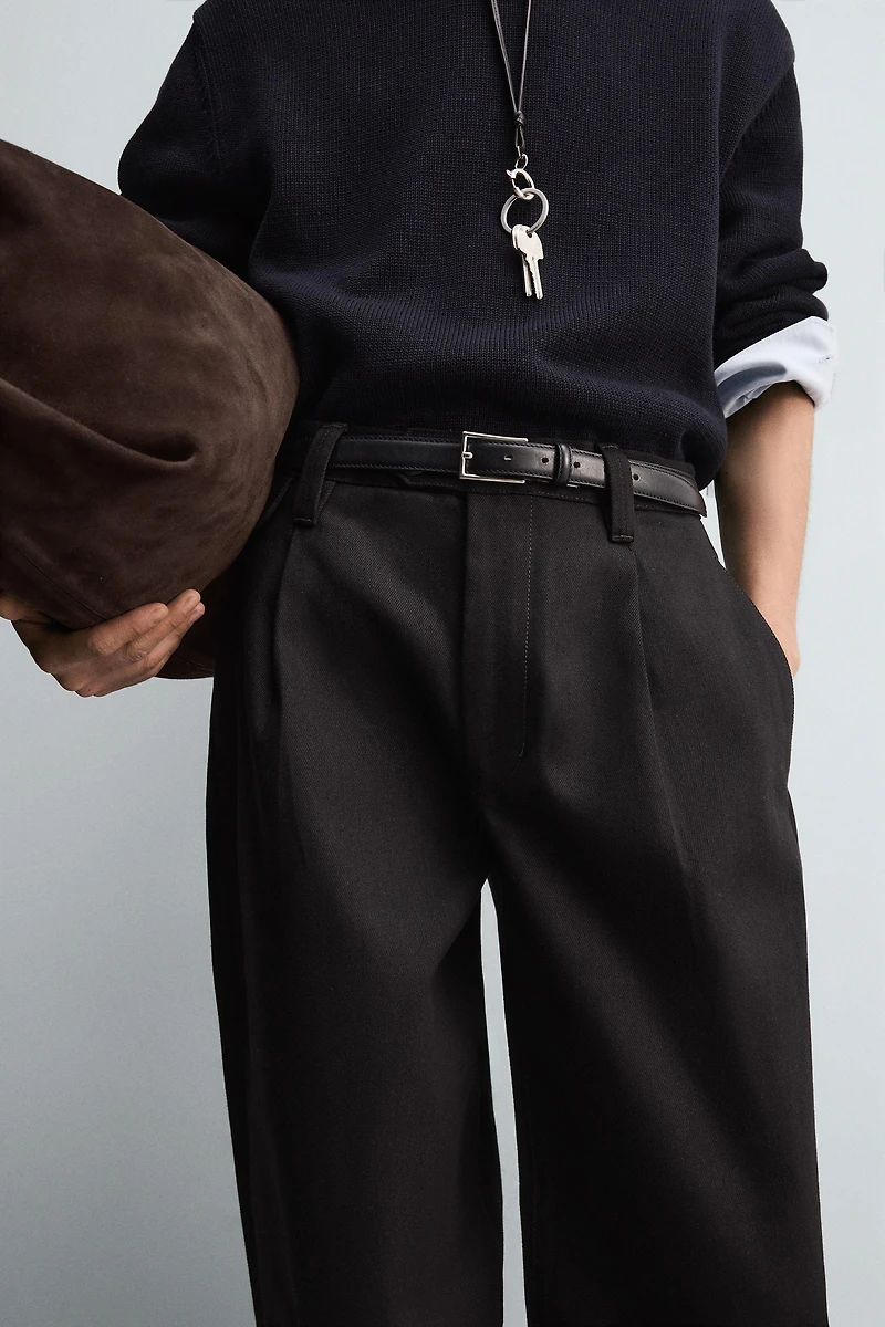 PLEATED BALLOON FIT JEANS