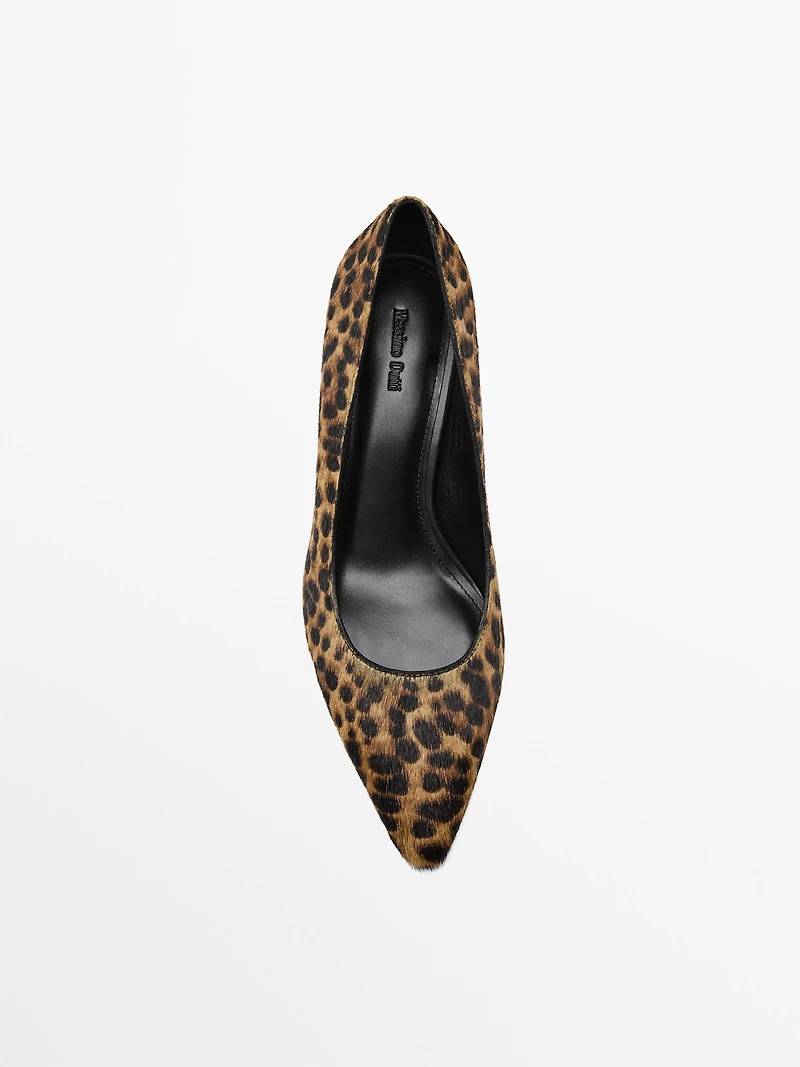 Heeled leopard print shoes