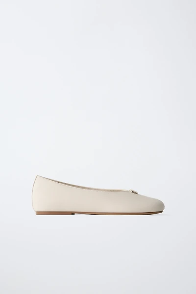 BALLET FLATS WITH METALLIC DETAIL