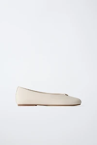 BALLET FLATS WITH METALLIC DETAIL