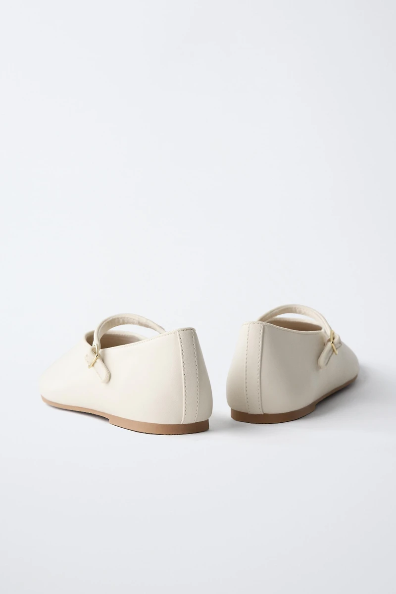 BUCKLE BALLET FLATS