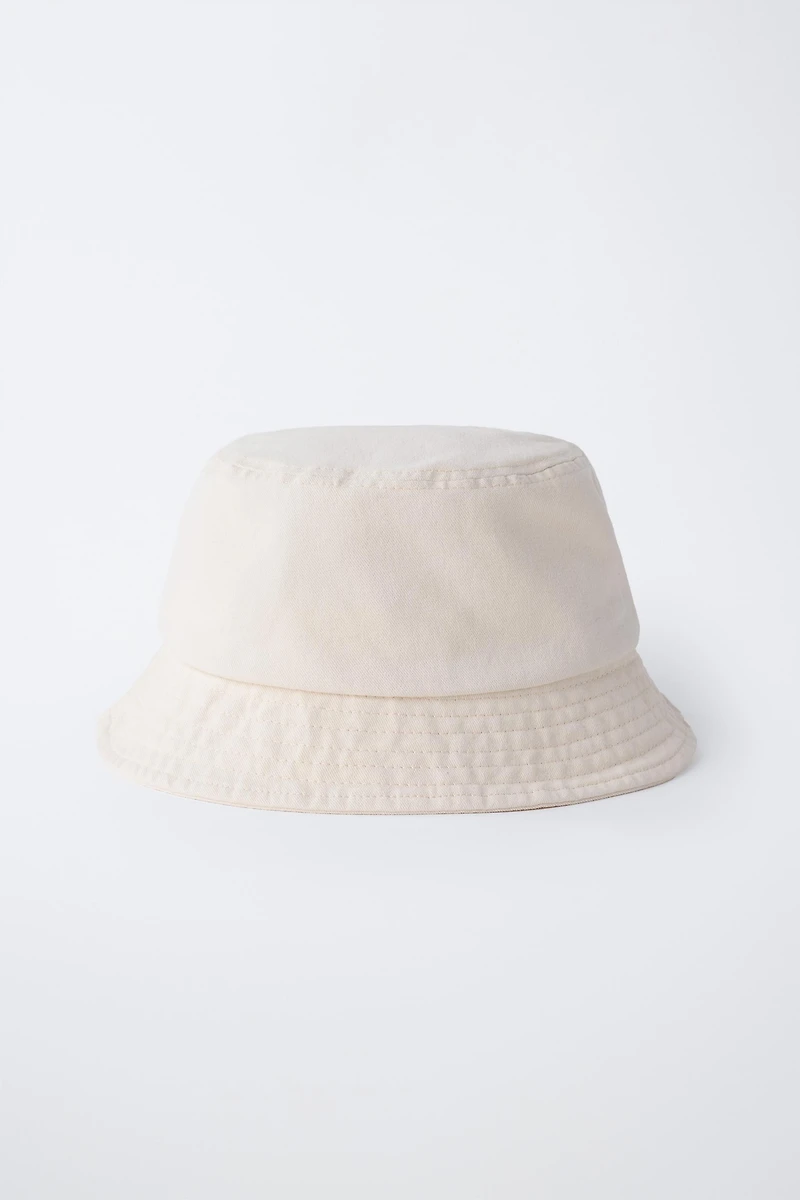 CONTRAST STITCH BUCKET HAT