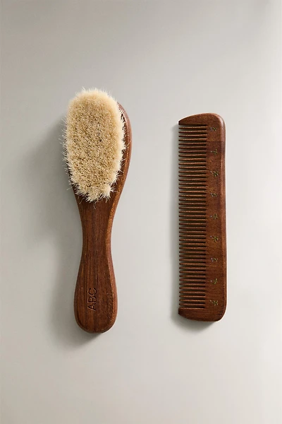 BABY BRUSH AND COMB SET WITH FLOWERS
