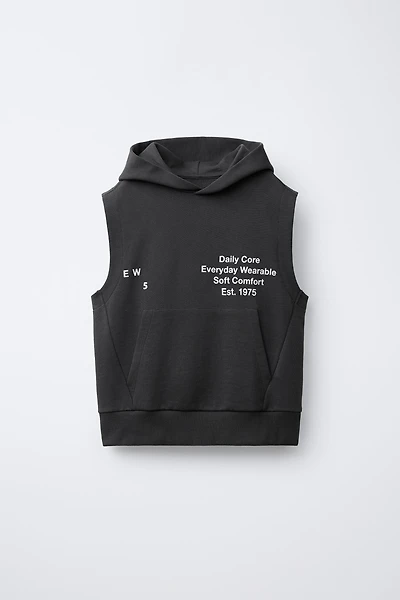 HOODED JOGGING VEST