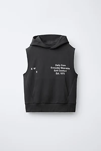 HOODED JOGGING VEST