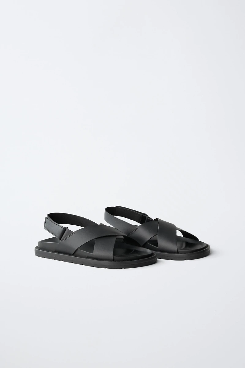 CROSSED STRAP SANDALS