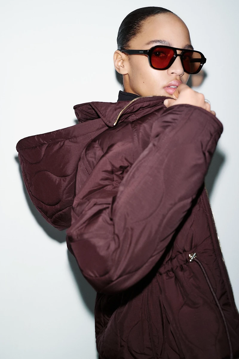 BLOUSON REMBOURRÉ À CAPUCHE